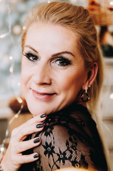 Fotografie BO7A8002-2.jpg v galerii Vánoční ženy od fotografky Eriky Matějkové
